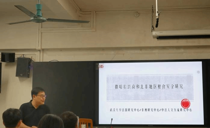 王战老师照片 王战老师照片